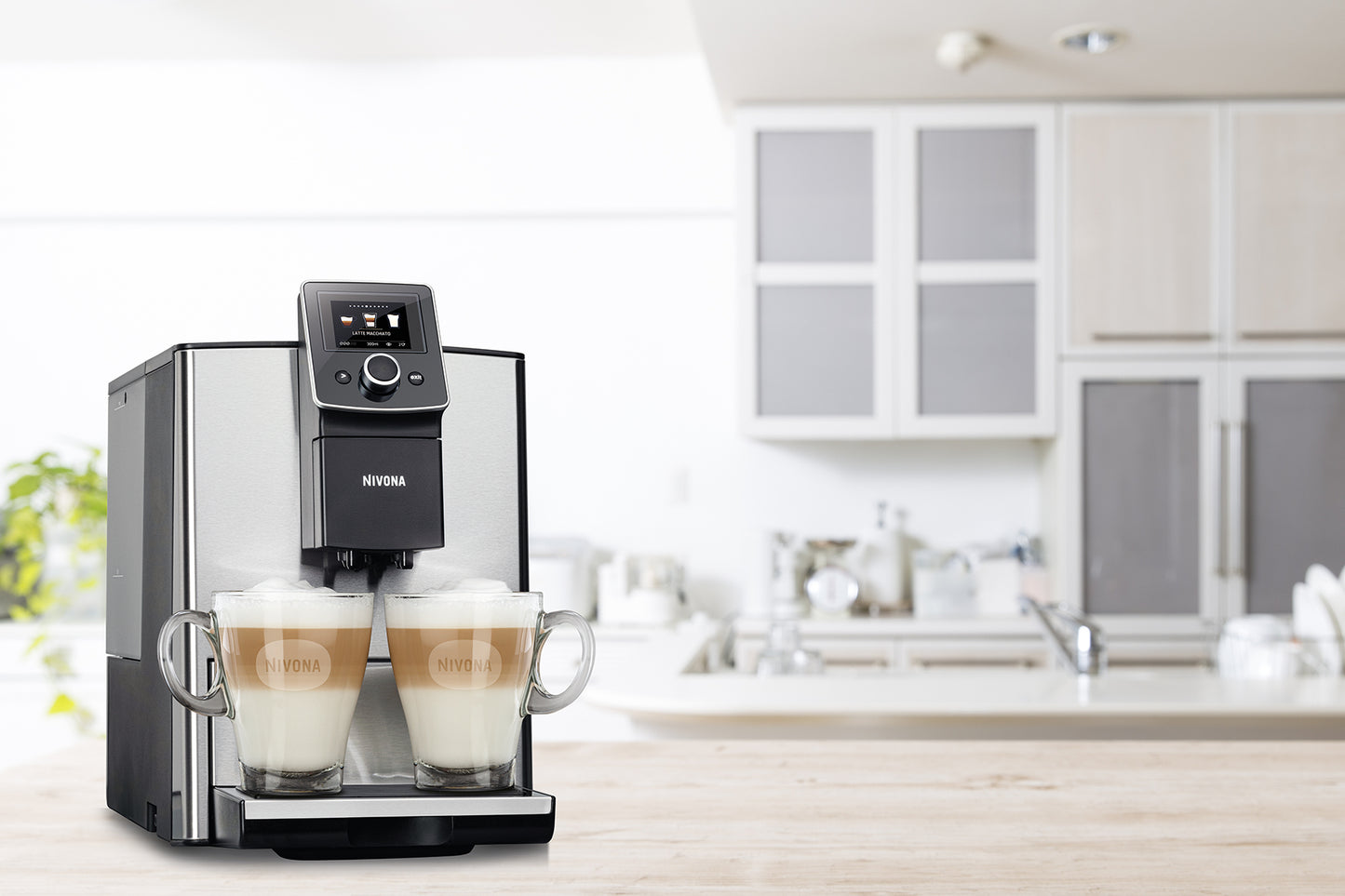 NIVONA Kaffeevollautomat CafeRomatica 8er NICR 825 Edelstahlfront / Chrom + 1kg Kaffee und 1x Entkalker gratis