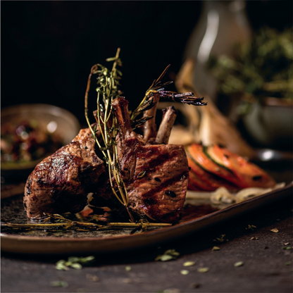 Big Green Egg MiniMax mit ConvEGGtor, Ascheschieber, Holzkohle und Looflighter